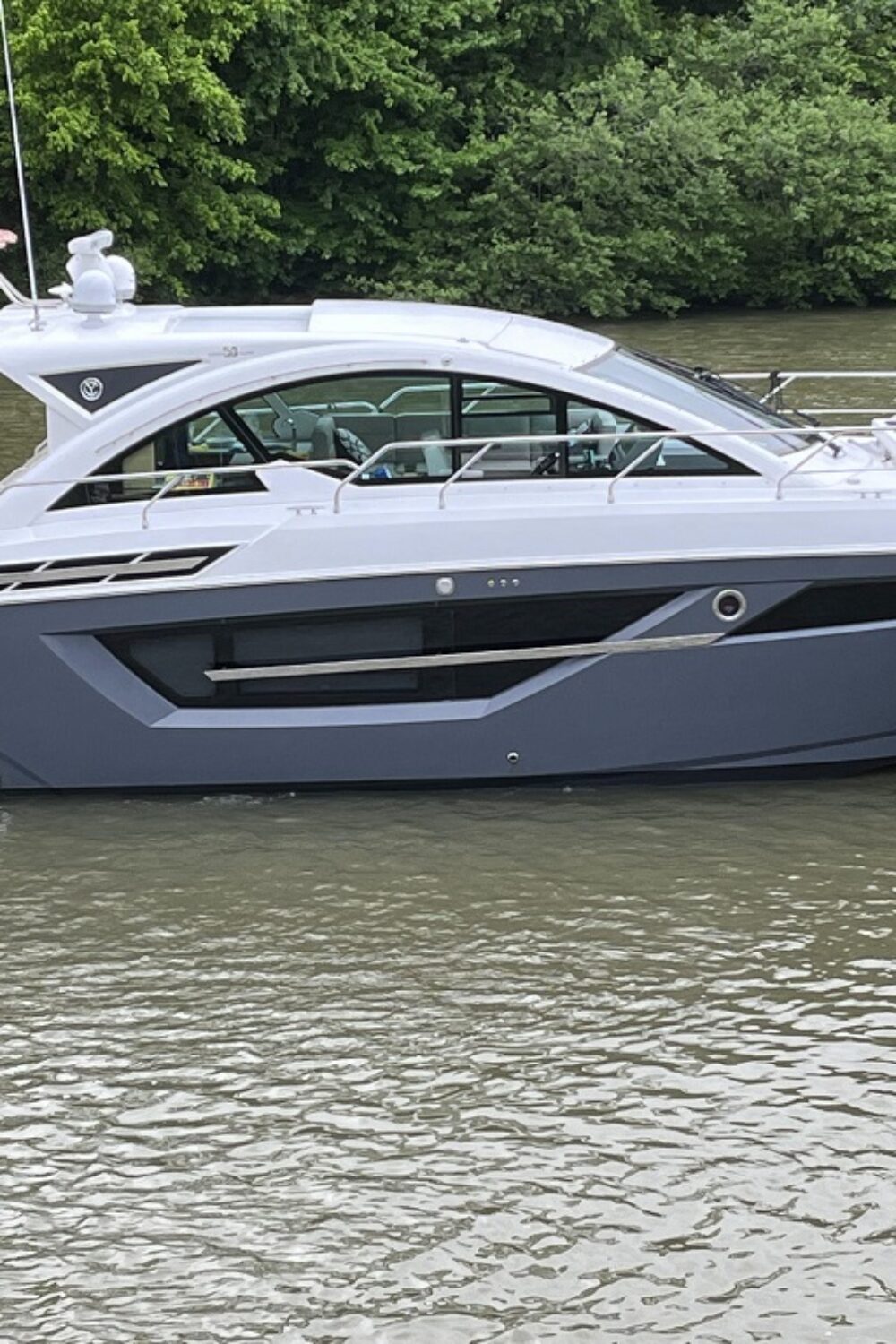 2019 Cruisers Cantius 50 Sport Yacht